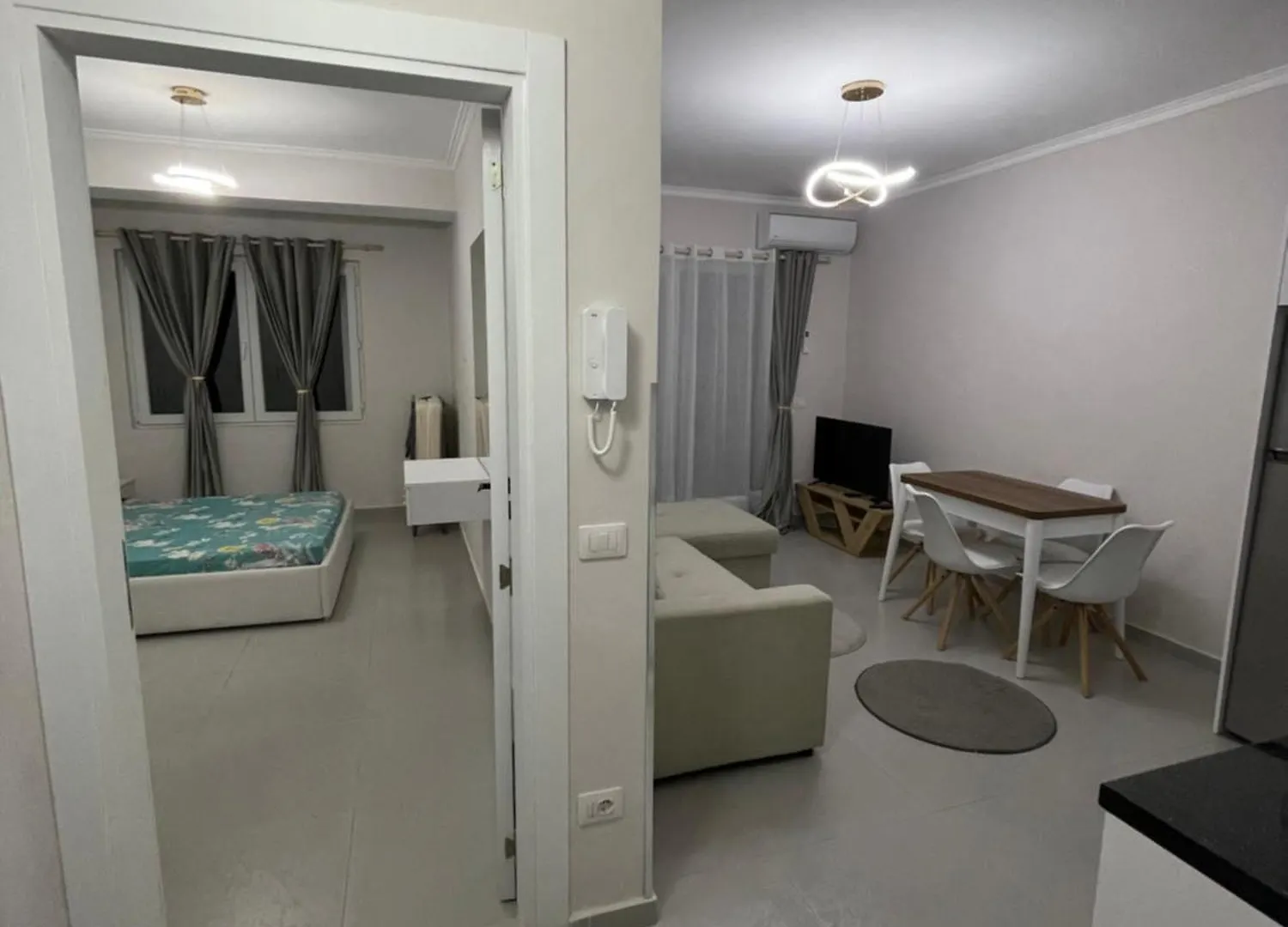 Seaside Apartment Lte Golem