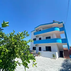  Apartament White & Blue Apartment's